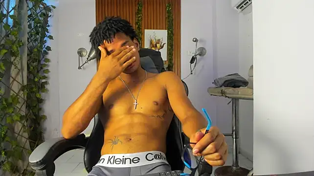 Kendo_720 Adlı Modelin Web Kamerası Şovu
