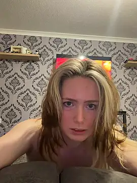 Serena_t Adlı Modelin Canlı XXX Sohbeti