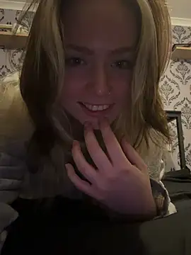 Serena_t Webcam-Show
