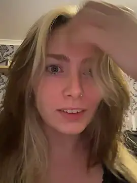 Serena_tのライブXXXチャット