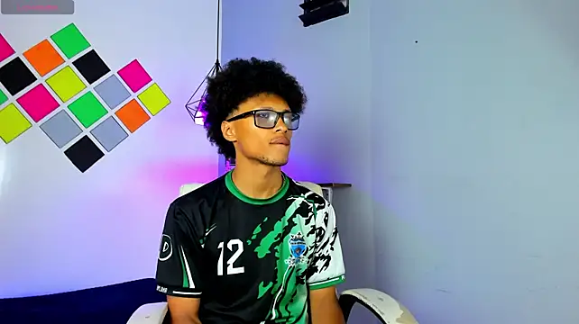kendrick_b Show in webcam