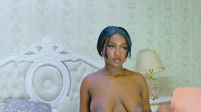 TiinaRouse Chat XXX in diretta