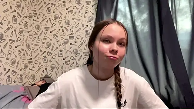 Chat +18 de SunkShigella ao vivo