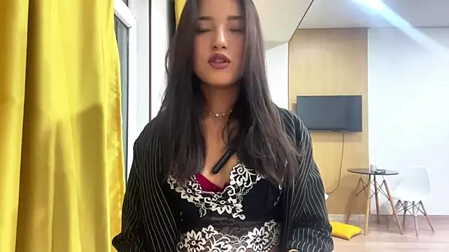 ShereeSalkeld Show in webcam