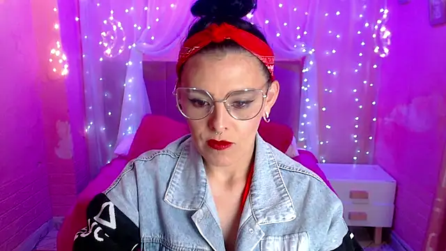anahi_333 webcam show