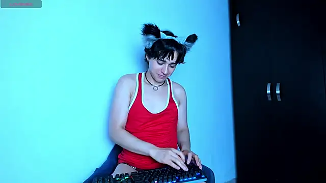 Fox-white Adlı Modelin Web Kamerası Şovu