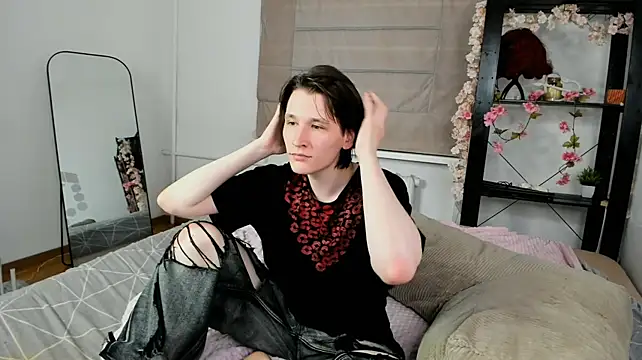 Ash_Foxglove Webcam Show