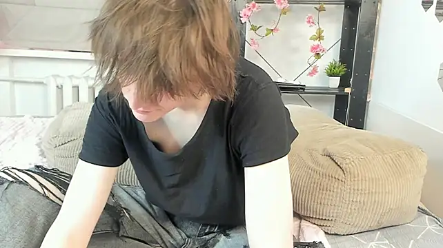 Ash_Foxglove Webcam-Show