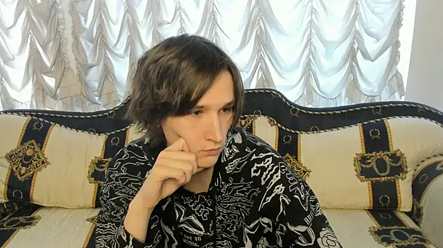 Show modela Ash_Foxglove na web-kameri