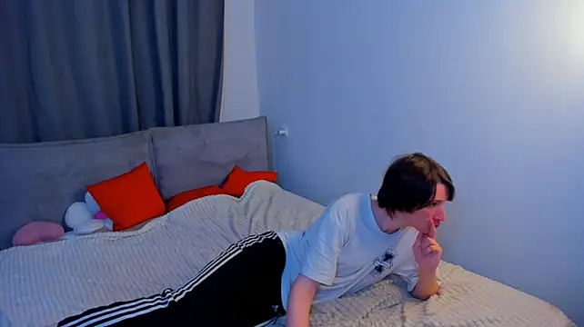 Ash_Foxglove webcam show