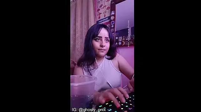 onixandghosty2's Webcam Show