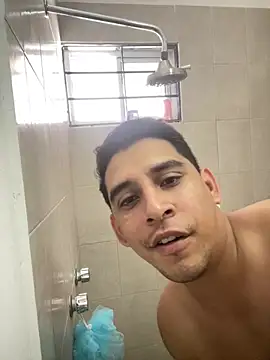 Show modela Suavicremoso69 na web-kameri