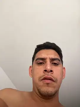 Show modela Suavicremoso69 na web-kameri