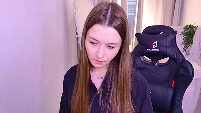 RileyBloomss' Live XXX Chat