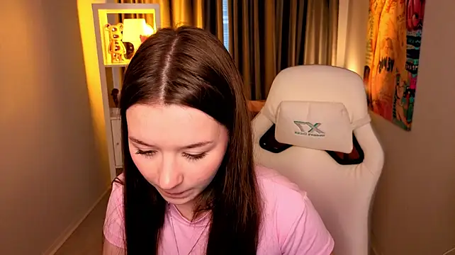 RileyBloomss' Live XXX Chat