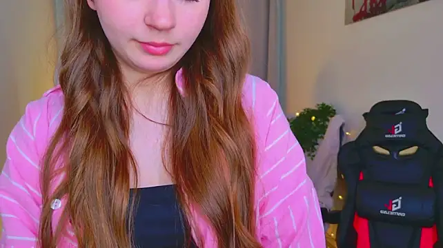 RileyBloomss Adlı Modelin Canlı XXX Sohbeti