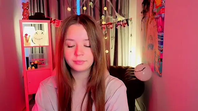 RileyBloomss Adlı Modelin Canlı XXX Sohbeti