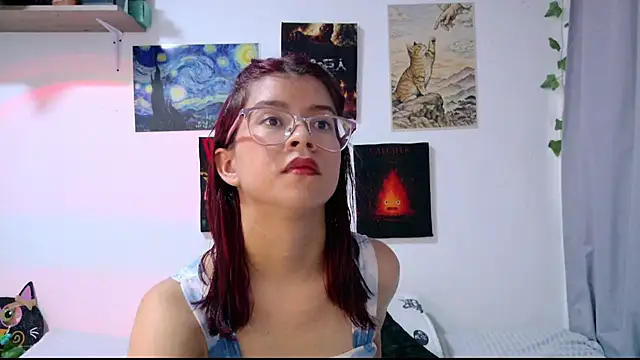 Sarah_Smitt_ Show in webcam
