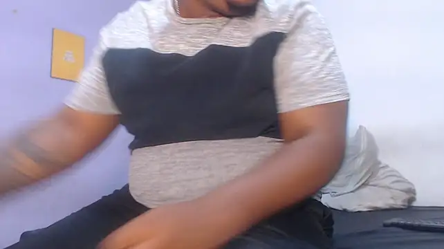 milo_black028n Webbikameraesitys