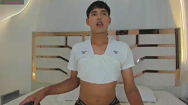 ADRIAN_LUUST Webcam Show