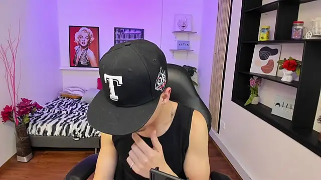 Benji23_'s Webcam Show