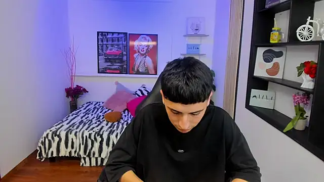 Chat XXX en directo de Benji23_