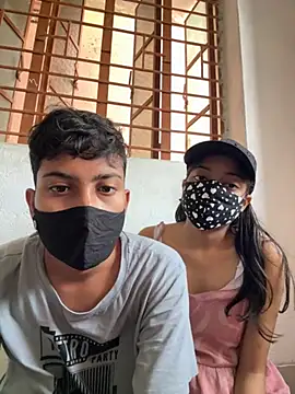 Nidhi747 ওয়েবক্যাম শো