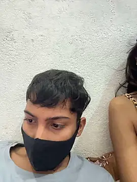 Nidhi747: διαδικτυακό σόου στην κάμερα