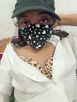 Nidhi747 网络视讯表演