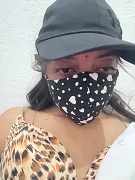 Nidhi747 在線直播表演