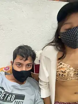 Nidhi747 网络视讯表演