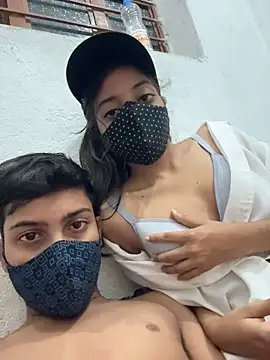 Nidhi747 Show in webcam