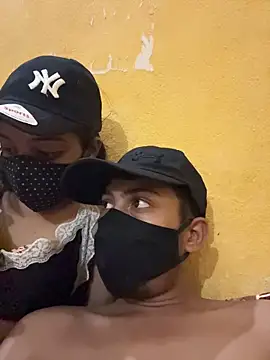 Nidhi747 webkamerás műsora