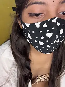 Show modela Nidhi747 na web-kameri