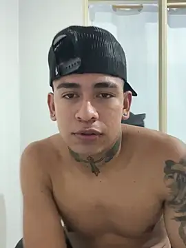 alexisthickcock webcam show