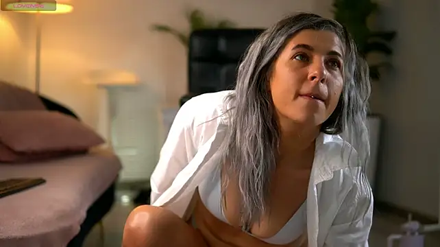 ElliePierce Webcamshow