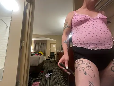 Lustful_leeya Show in webcam