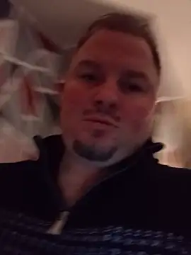Pokazy przed kamerką – JdaddyGirthy