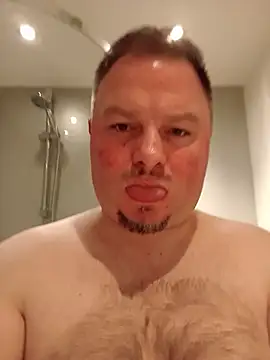 Show de JdaddyGirthy na webcam