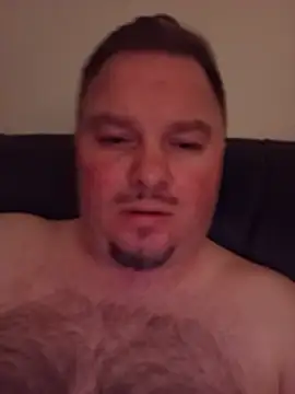 JdaddyGirthy: διαδικτυακό σόου στην κάμερα