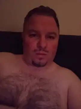 Pertunjukan Kamera Web JdaddyGirthy