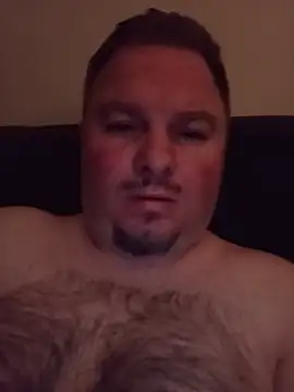 Show modela JdaddyGirthy na web-kameri