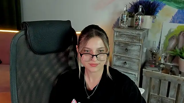 LeslieBloom Adlı Modelin Canlı XXX Sohbeti