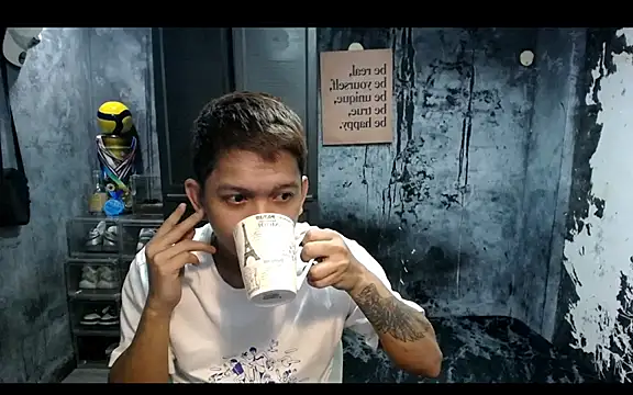 asianboi1111 Pertunjukan Webcam