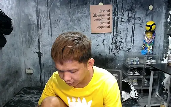 asianboi1111 Pertunjukan Webcam