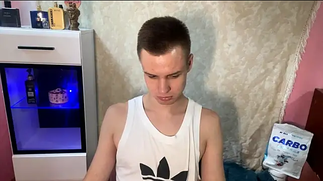 Show modela BigBabyMax na web-kameri