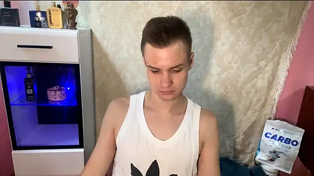 Show modela BigBabyMax na web-kameri