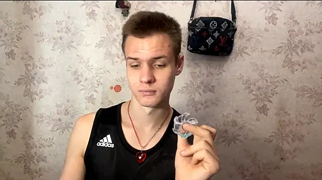 BigBabyMax Show in webcam