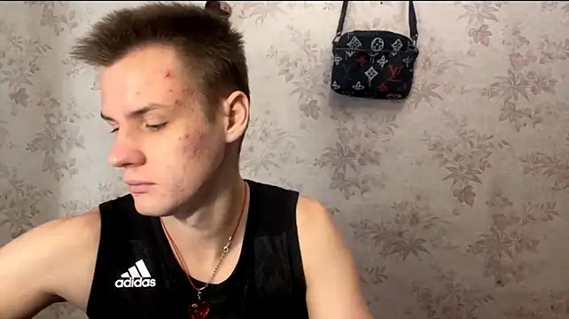 Show modela BigBabyMax na web-kameri