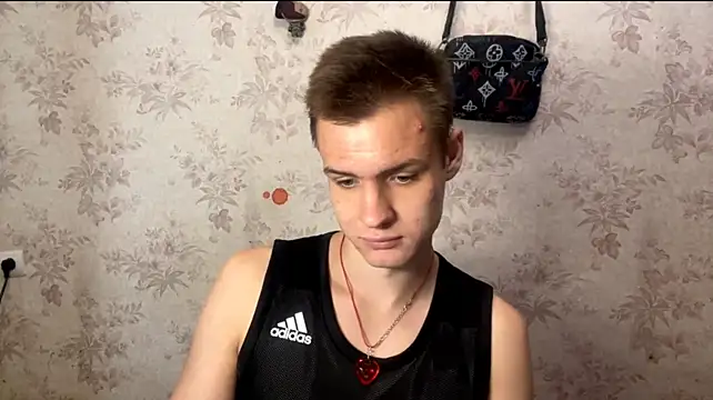 Show modela BigBabyMax na web-kameri